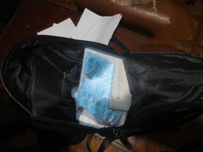 Ах, откуда ж это чудо - полицейские в Мелитополе задержали наркокурьера (фото)
